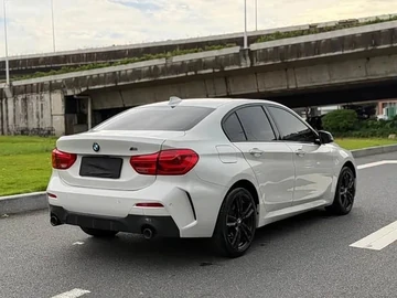 BMW 120i F52