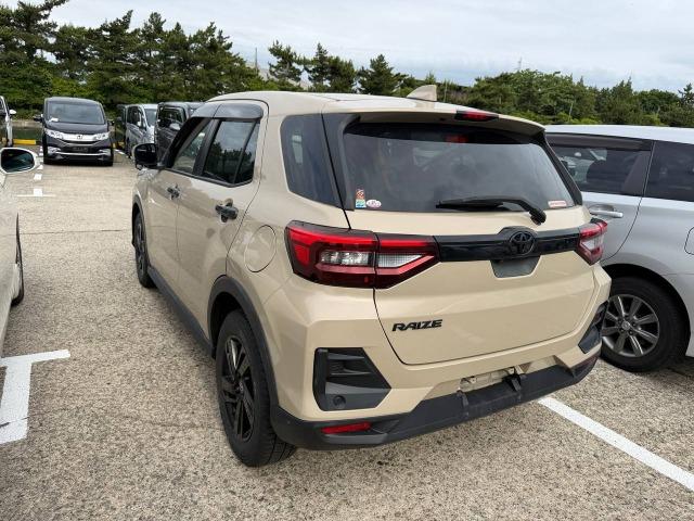 ������ �� ����� � ������ Toyota Raize 2023 ����