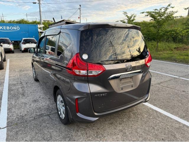 ������ �� ����� � ������ Honda Freed 2018 ����