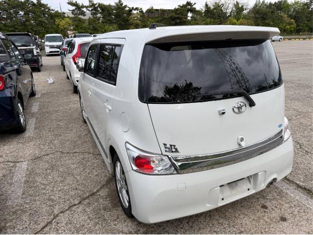 ������ �� ����� � ������ Toyota BB 2015 ����