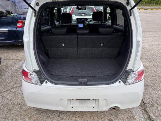 ������ �� ����� � ������ Toyota BB 2015 ����